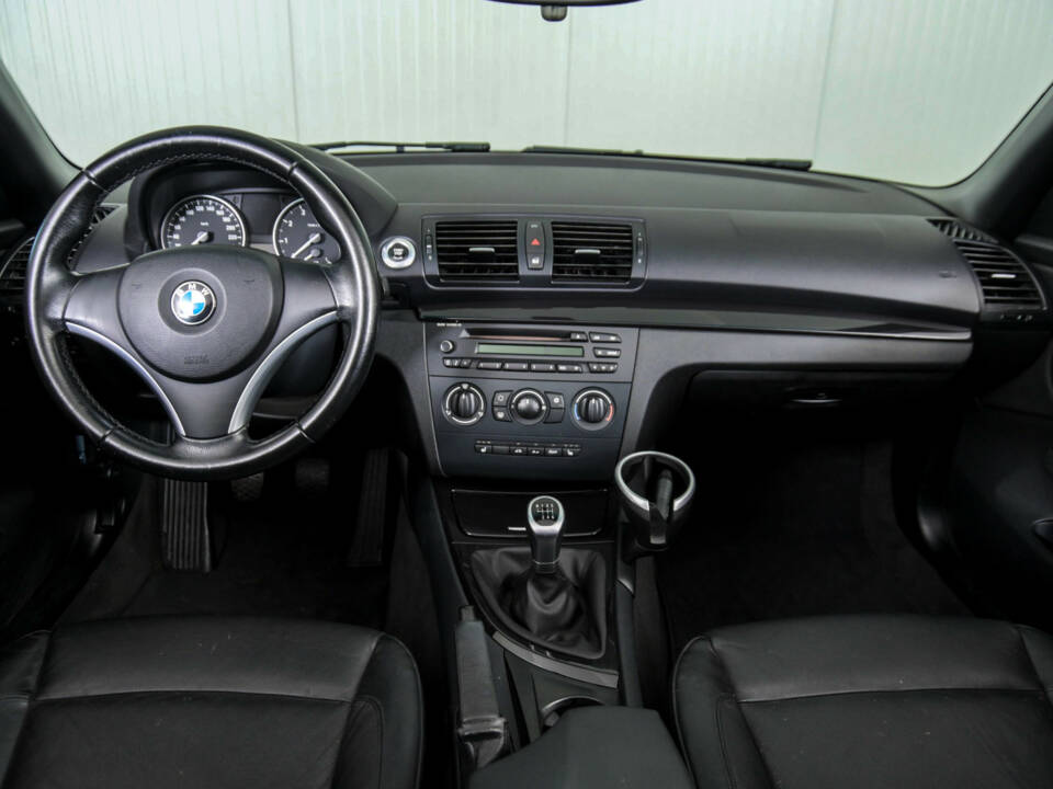 Immagine 7/50 di BMW 120d (2008)