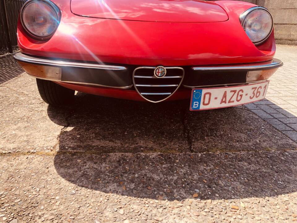 Image 5/16 of Alfa Romeo 2000 Spider Veloce (1979)