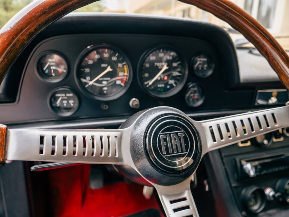 Image 34/65 of FIAT Dino Spider (1967)