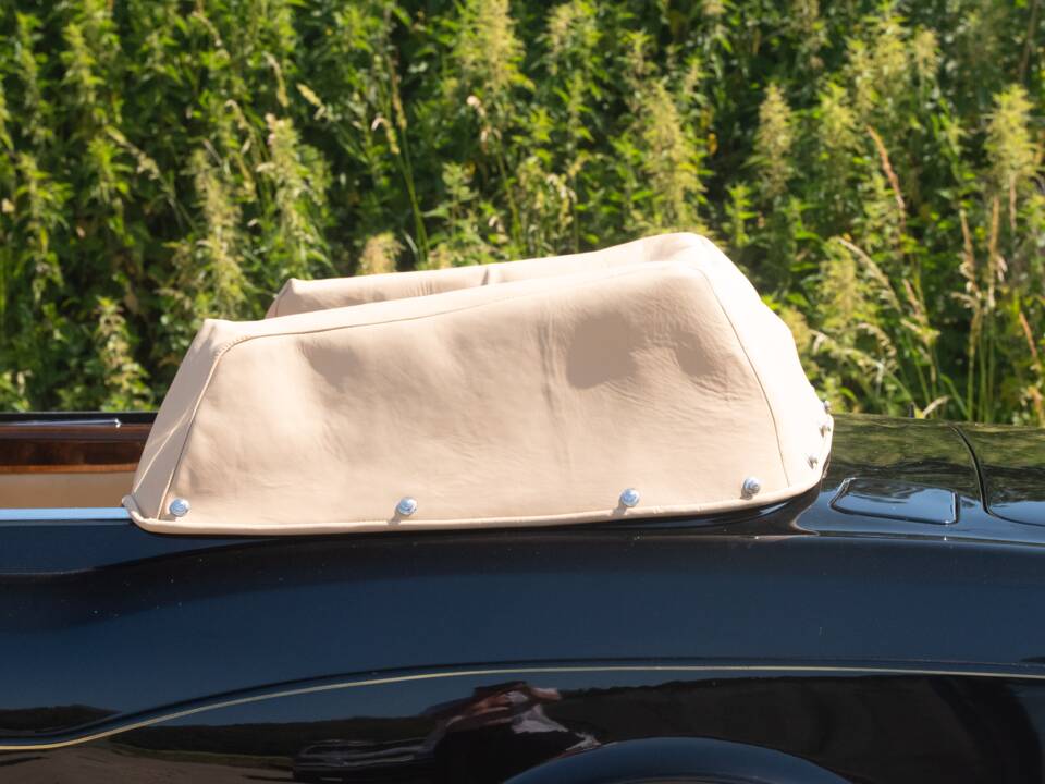 Image 34/50 de Rolls-Royce Corniche I (1981)