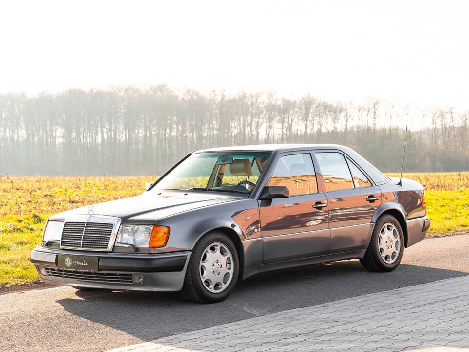 Bild 3/38 von Mercedes-Benz 500 E (1991)