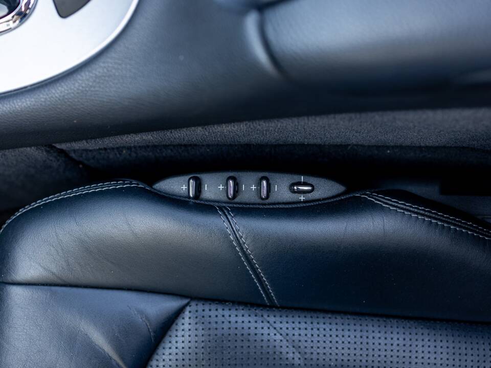 Image 29/50 of Mercedes-Benz CLK 55 AMG (2003)