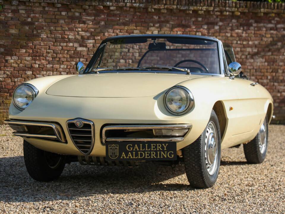 Image 27/50 of Alfa Romeo 1600 Duetto (1967)