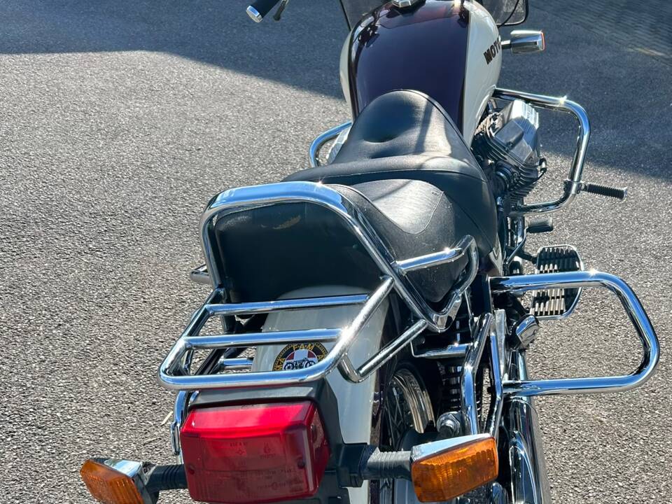 Bequeme Sitzplätze, für den Sozius sogar mit kleiner Rückenlehne.