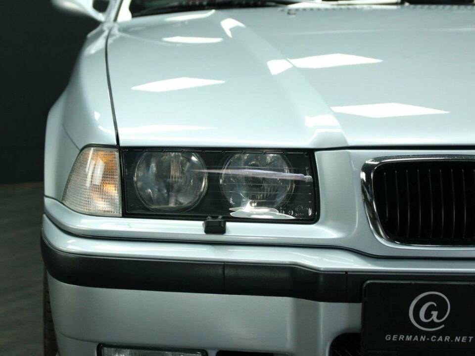Immagine 39/50 di BMW 328i (1997)