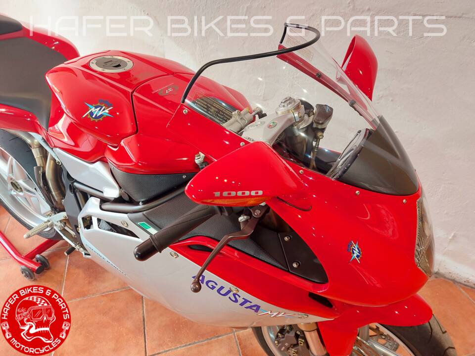 Afbeelding 18/47 van MV Agusta F4 1000 S (2004)
