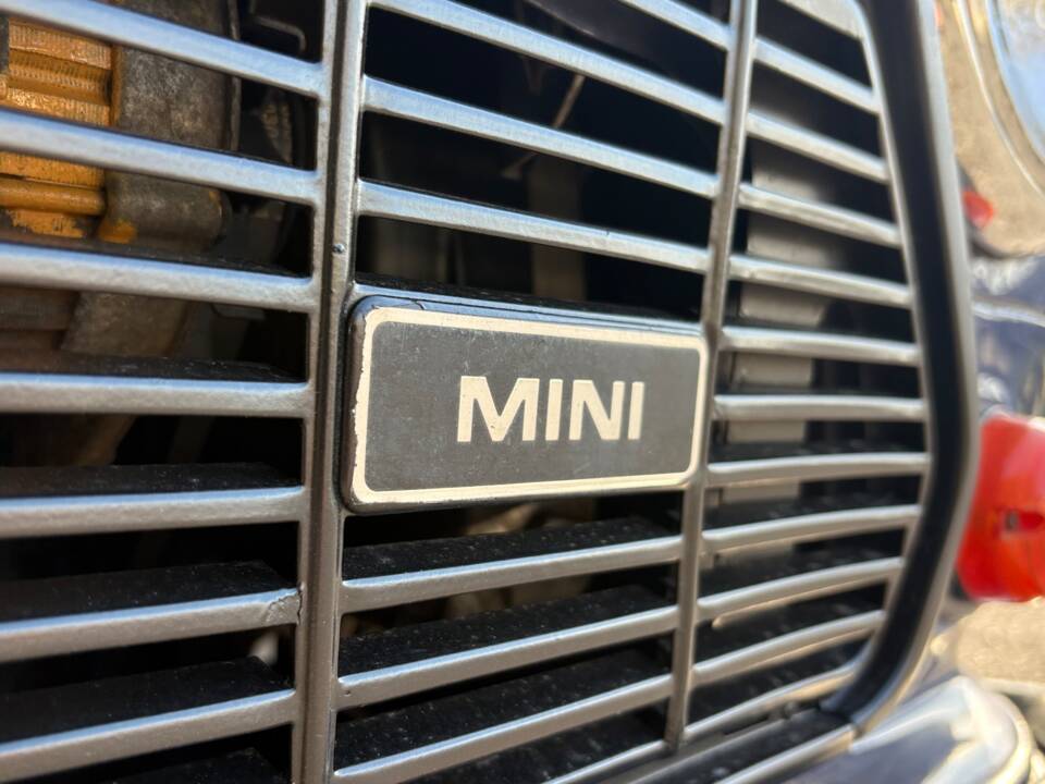 Image 13/22 of Rover Mini Mayfair (1990)