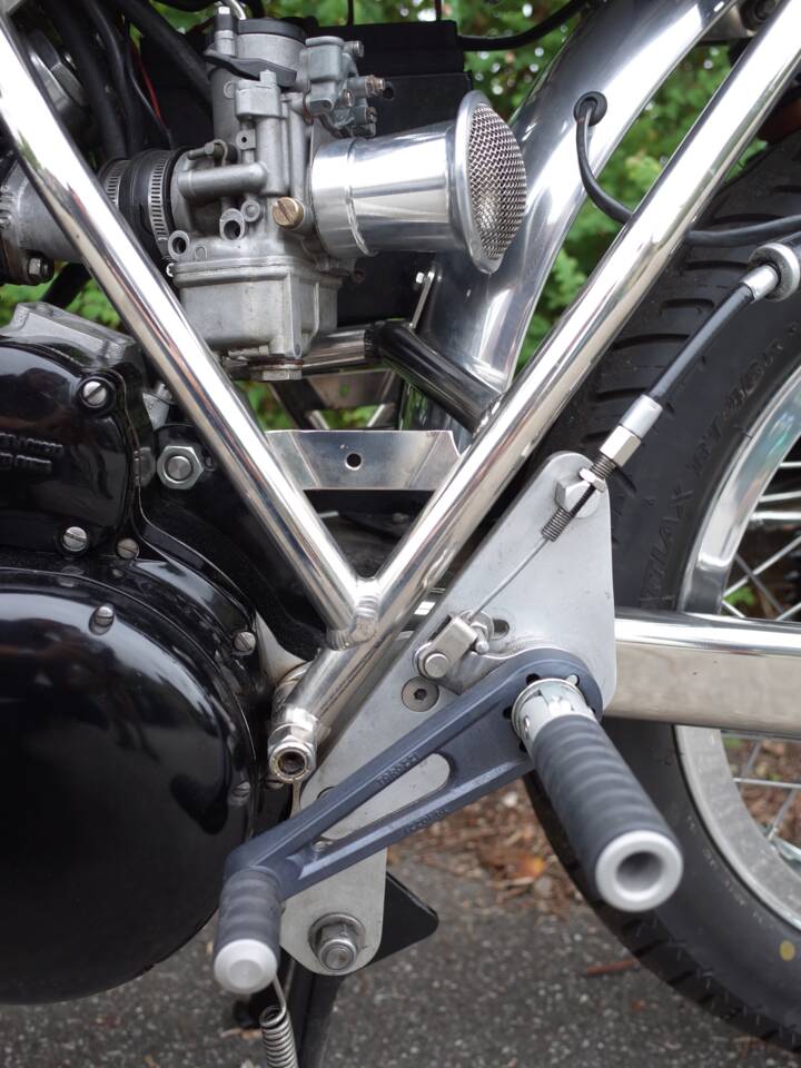 Image 19/24 of Egli-Vincent JMC 0101 (2006)