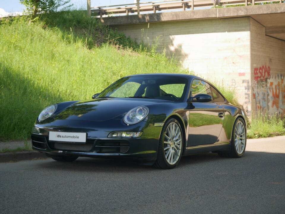 Image 11/33 of Porsche 911 Carrera S (2005)