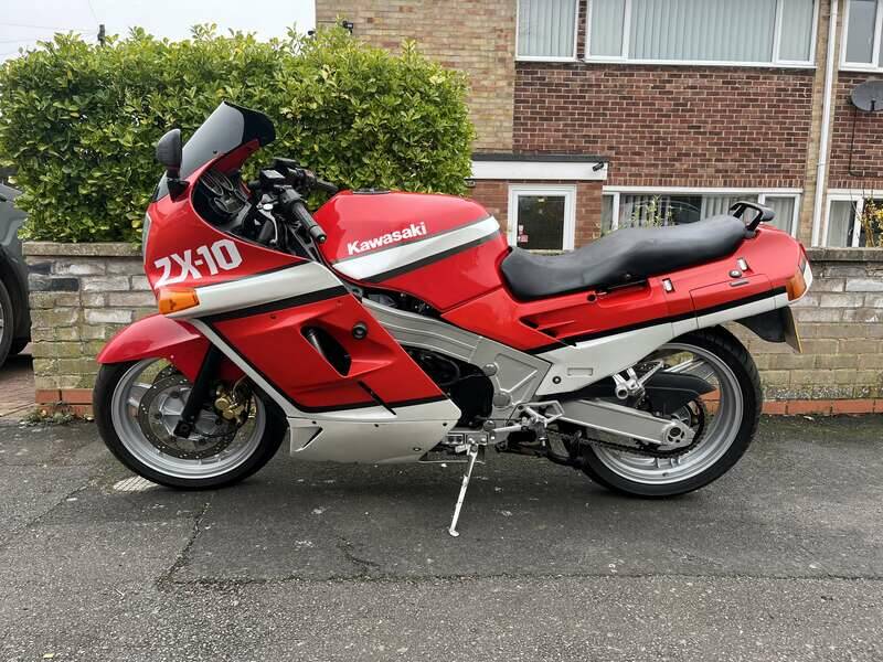 Image 2/17 of Kawasaki ZX-10 (1989)