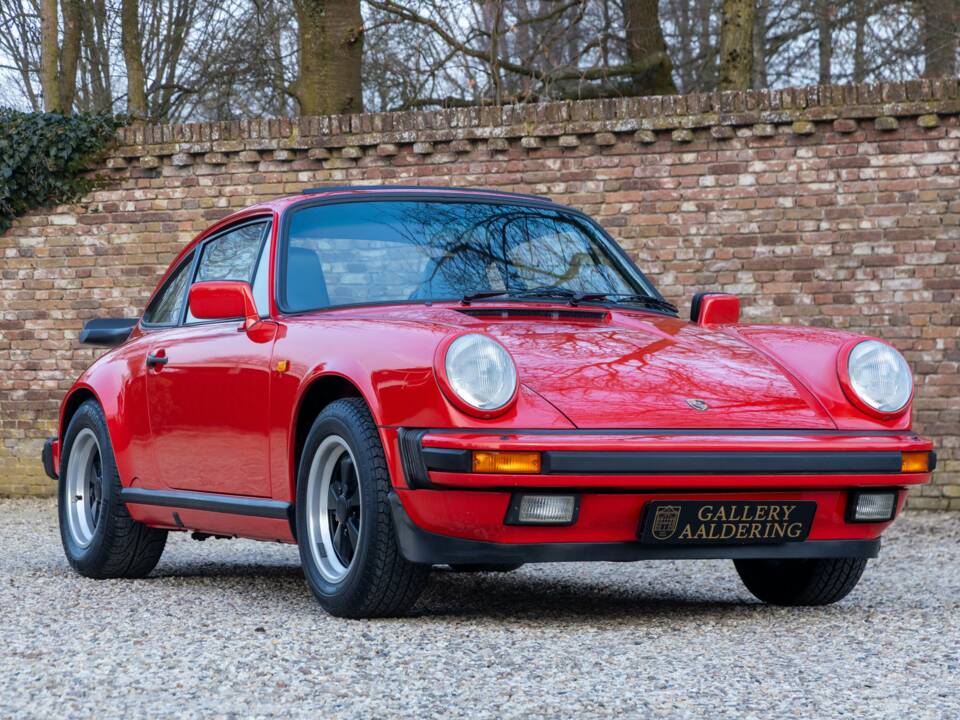 Bild 49/50 von Porsche 911 Carrera 3.2 (1988)