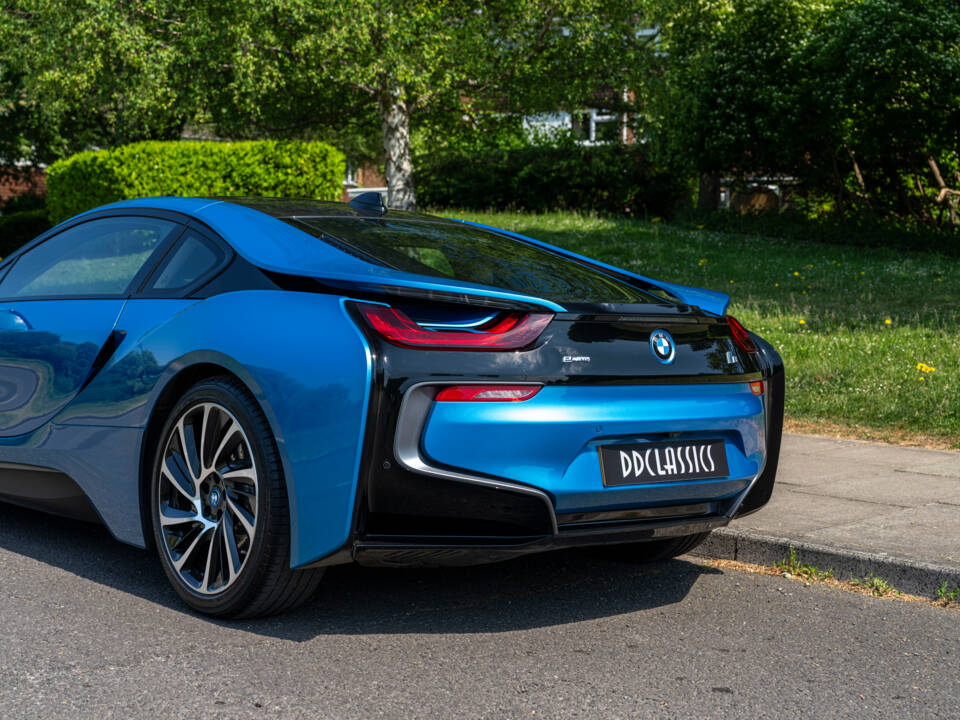 Image 11/33 of BMW i8 Coupé (2015)