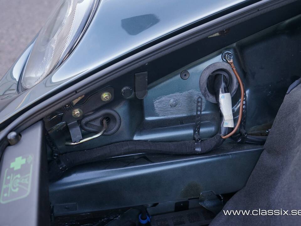 Afbeelding 16/23 van Porsche 911 Targa (1997)