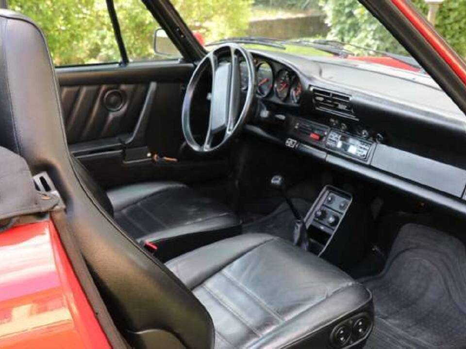 Image 3/11 de Porsche 911 Carrera 3.2 (1988)