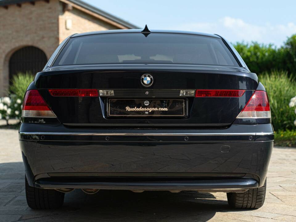 Bild 10/50 von BMW 745Li (2001)