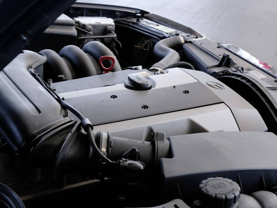 Image 31/46 of Mercedes-Benz SL 320 (1998)
