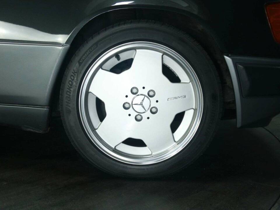 Bild 48/50 von Mercedes-Benz 300 CE-24 3.4 AMG (1993)