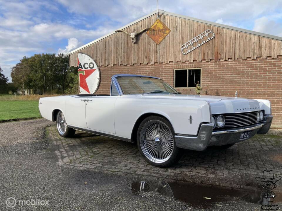 Bild 3/50 von Lincoln Continental Convertible (1966)