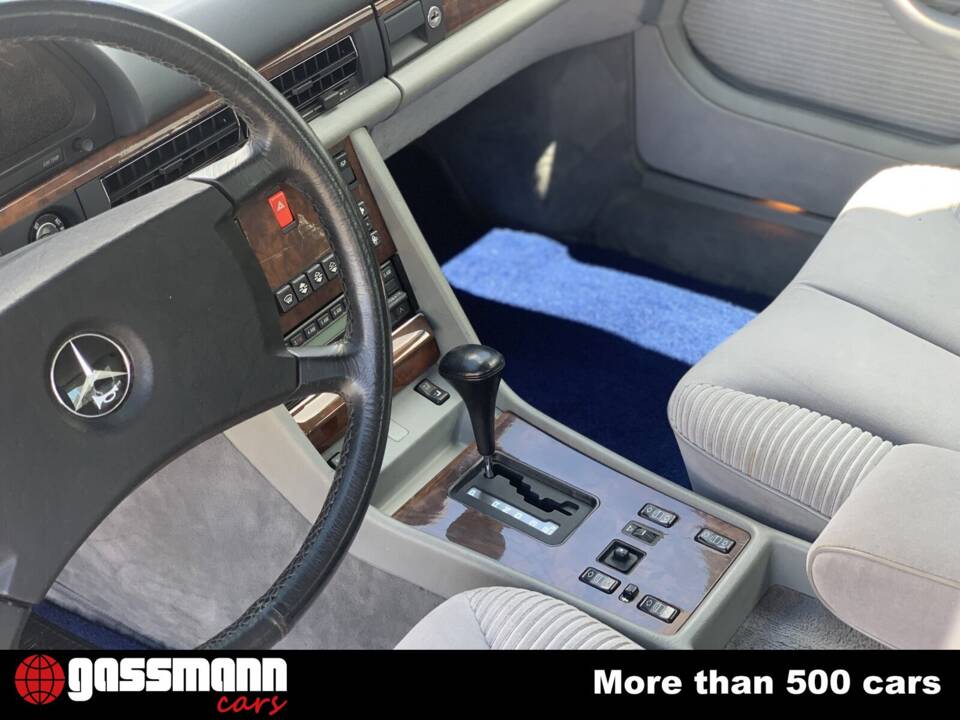 Bild 12/15 von Mercedes-Benz 560 SEL (1986)