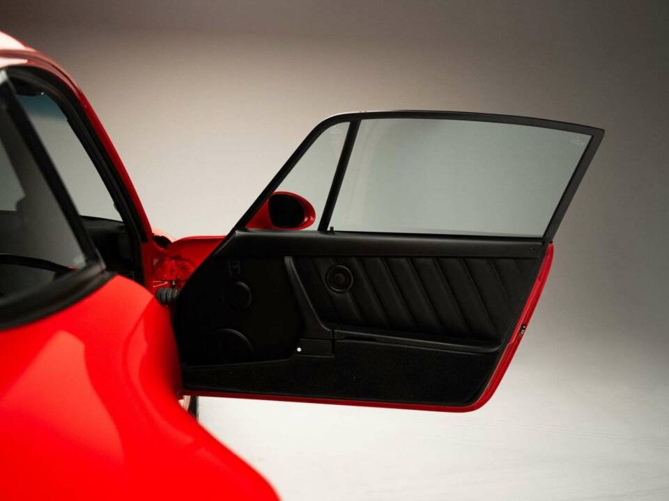Image 18/25 of Porsche 911 Turbo 3.6 (1991)