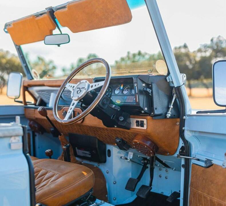 Afbeelding 7/17 van Land Rover 110 (1998)