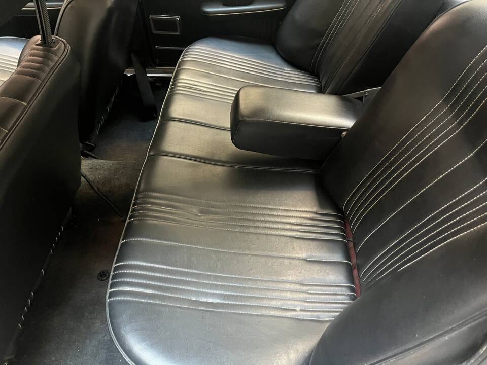 Image 10/11 of Alfa Romeo Giulia Nuova Super 1300 (1977)