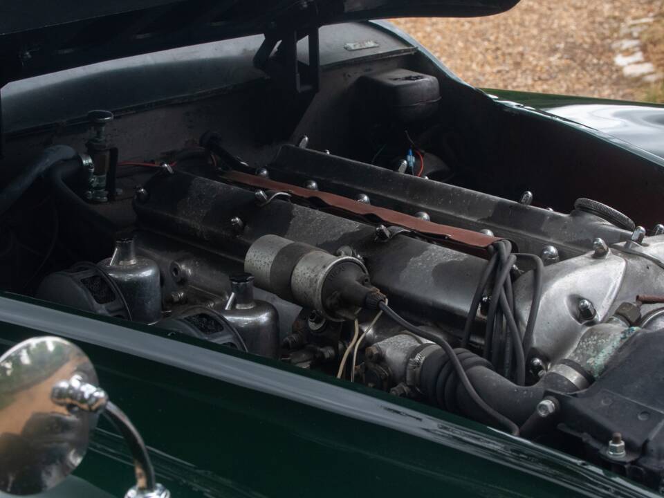 Image 14/46 of Jaguar XK 120 DHC (1954)