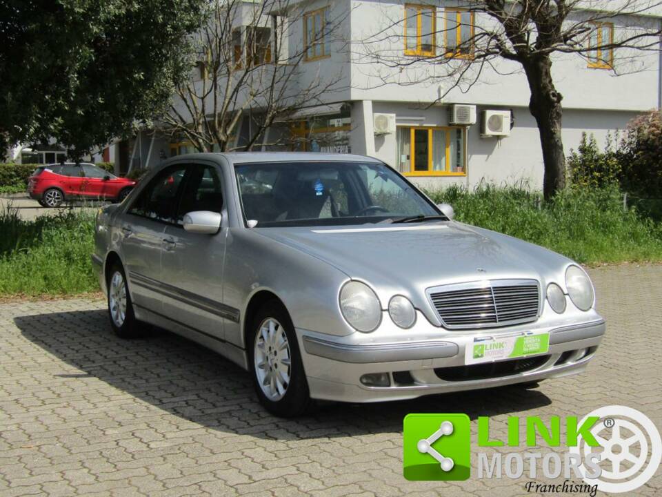 Imagen 1/4 de Mercedes-Benz E 270 CDI (2000)