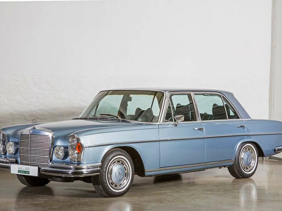 Afbeelding 2/36 van Mercedes-Benz 300 SEL 6.3 (1970)