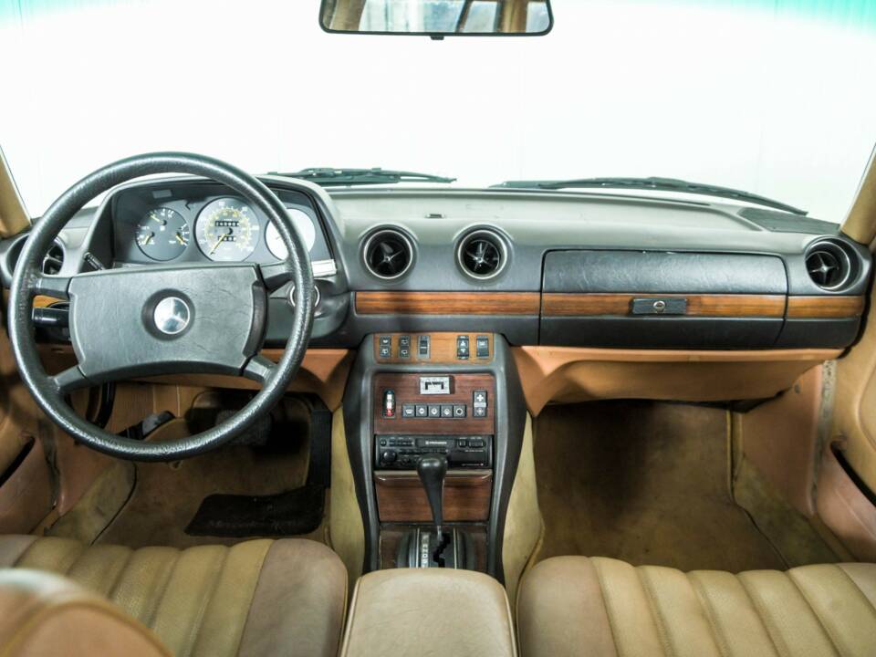 Bild 7/50 von Mercedes-Benz 300 D (1983)
