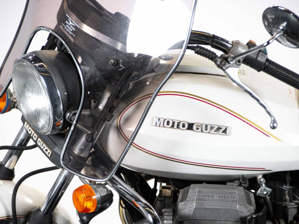 Image 12/44 de Moto Guzzi California II (1983)