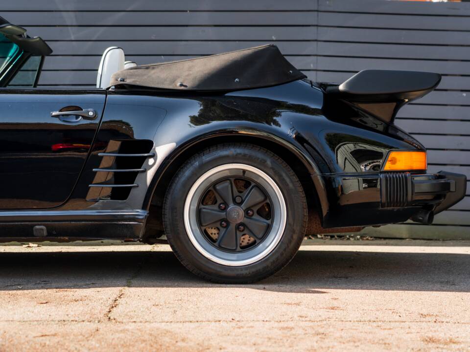 Imagen 8/60 de Porsche 911 Carrera 3.2 (WTL) (1988)