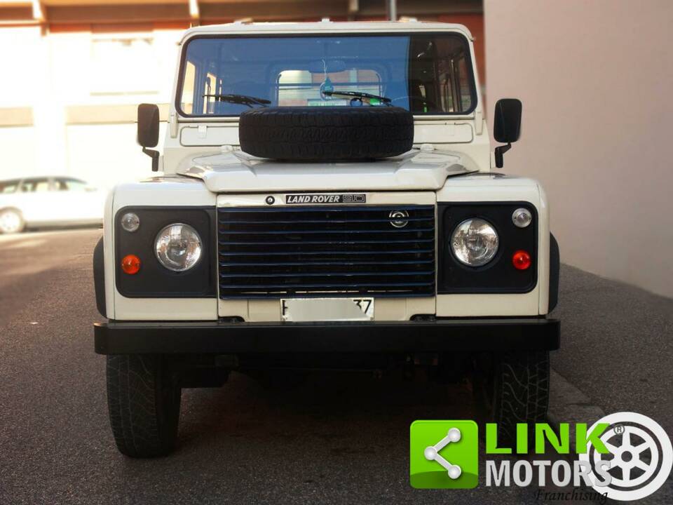 Image 2/10 of Land Rover 110 (1986)