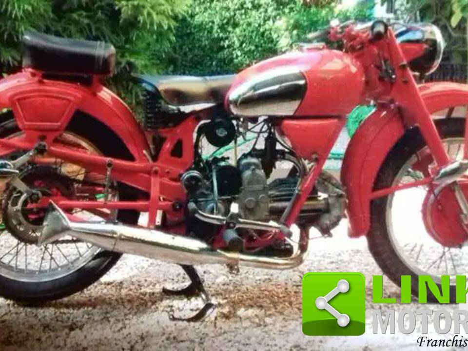 Image 5/10 of Moto Guzzi DUMMY (1957)