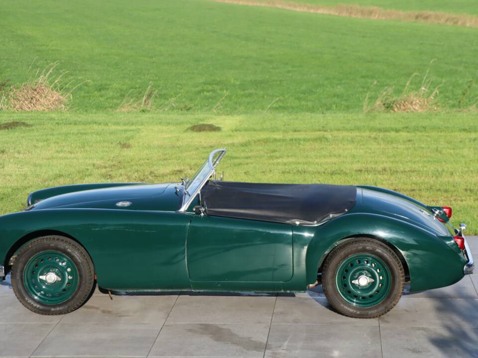 Image 3/50 of MG MGA Twin Cam (1959)
