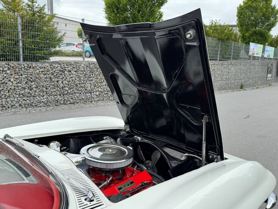 Image 48/52 of Chevrolet Corvette Sting Ray Convertible (1963)