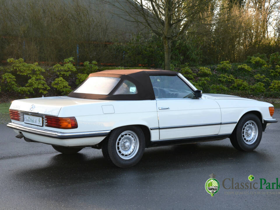 Afbeelding 13/41 van Mercedes-Benz 380 SL (1982)