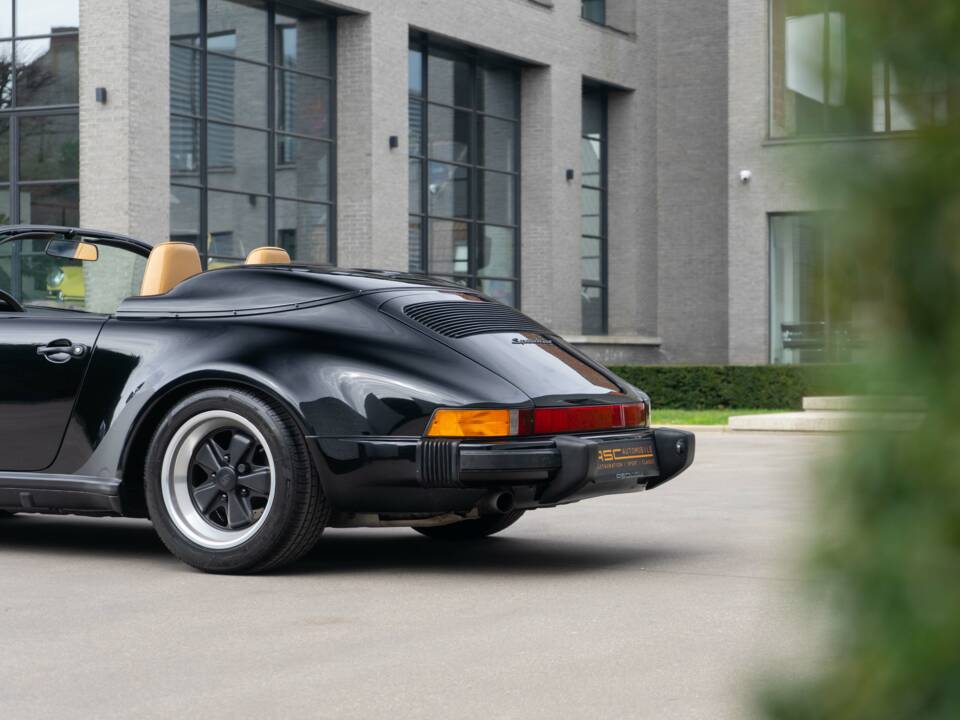 Imagen 21/32 de Porsche 911 Speedster 3.2 (1989)