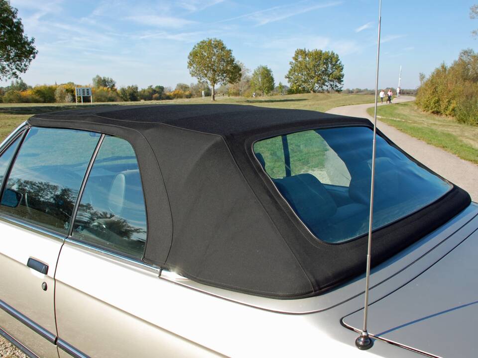 Afbeelding 10/25 van BMW 320i (1990)
