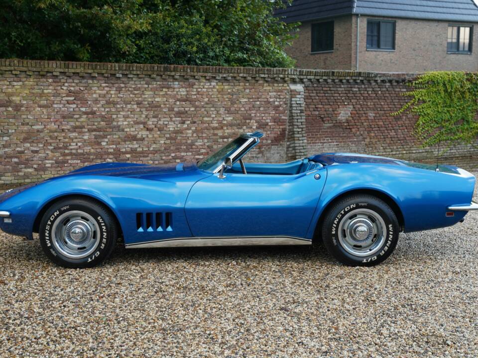 Image 34/50 of Chevrolet Corvette Stingray (1968)