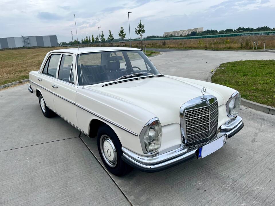 Image 7/19 de Mercedes-Benz 280 S (1971)