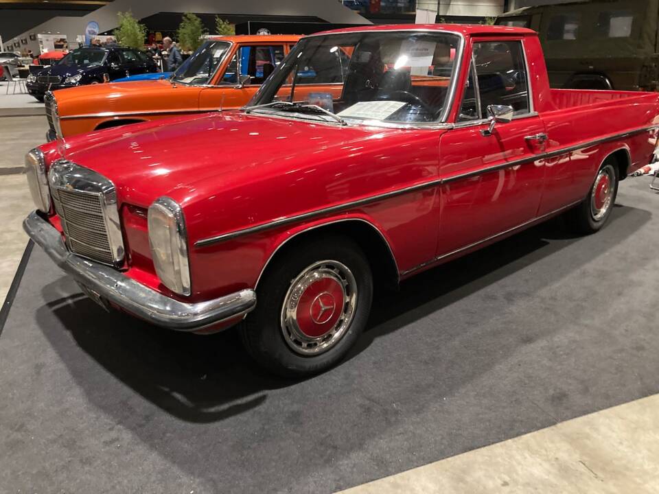 Bild 8/13 von Mercedes-Benz 220 D (1973)