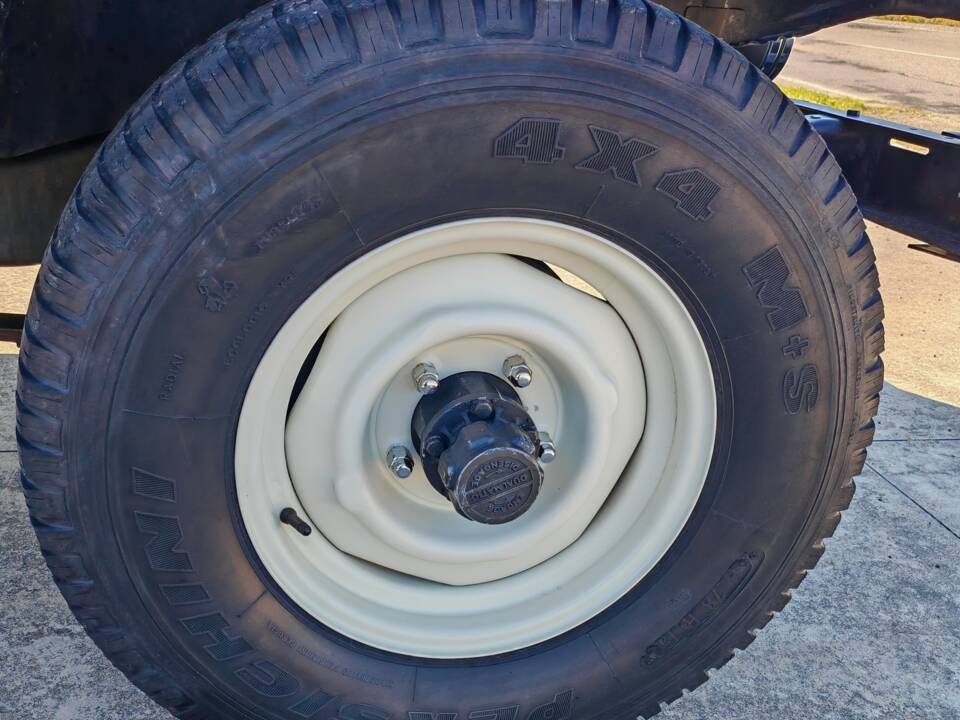 Image 15/31 of Jeep CJ-7 2.4L Diesel (1983)