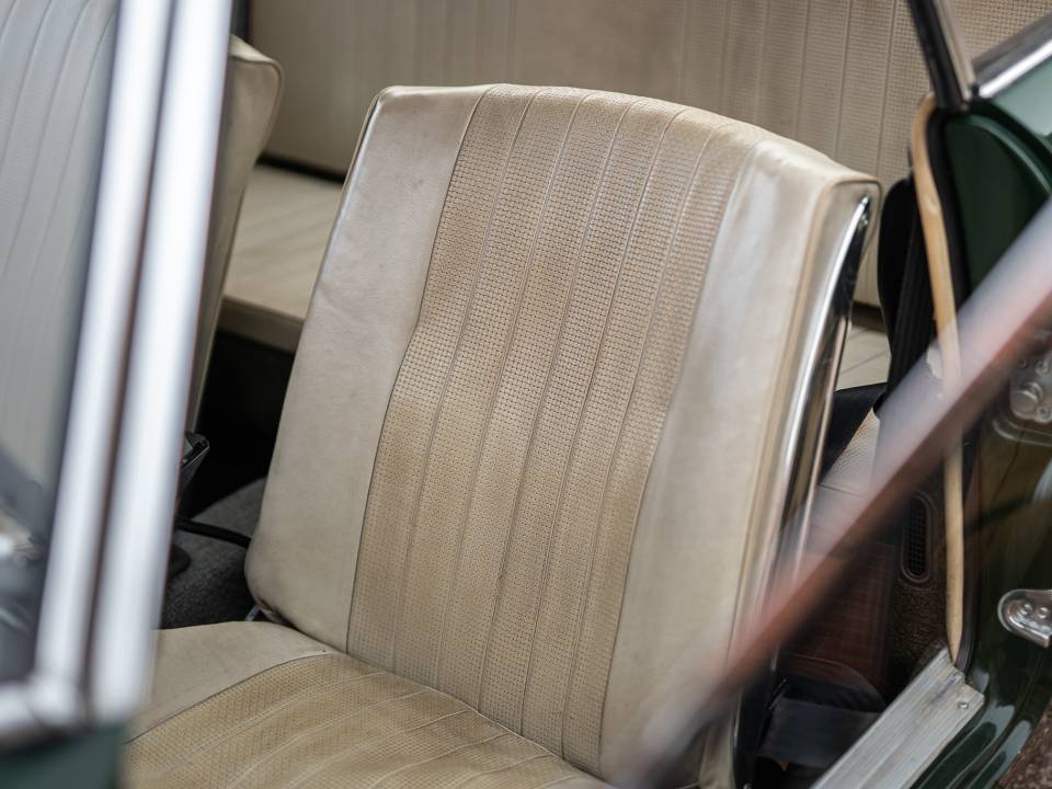 Image 25/38 of Volkswagen Karmann Ghia 1500 (1968)