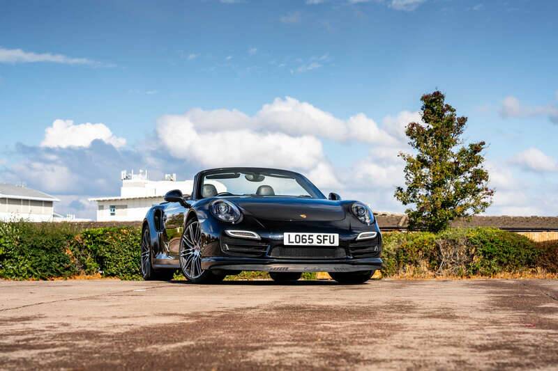 Immagine 36/50 di Porsche 911 Turbo (2015)