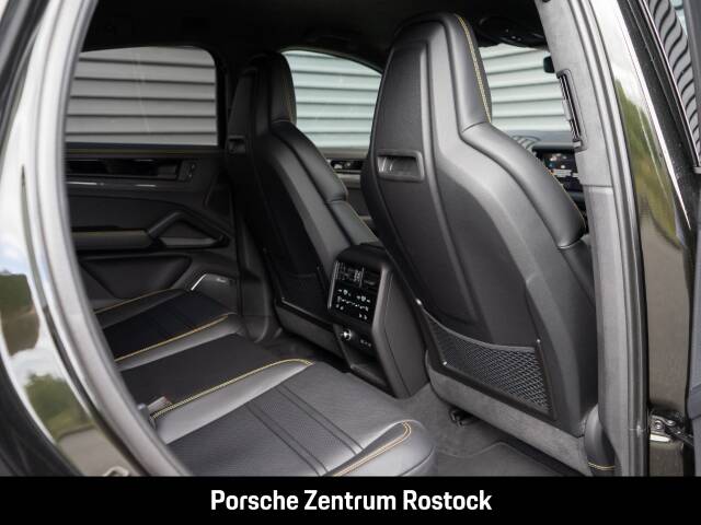 Obraz 27/33 pojazdu Porsche Cayenne Coupé Turbo S E-Hybrid (2026)