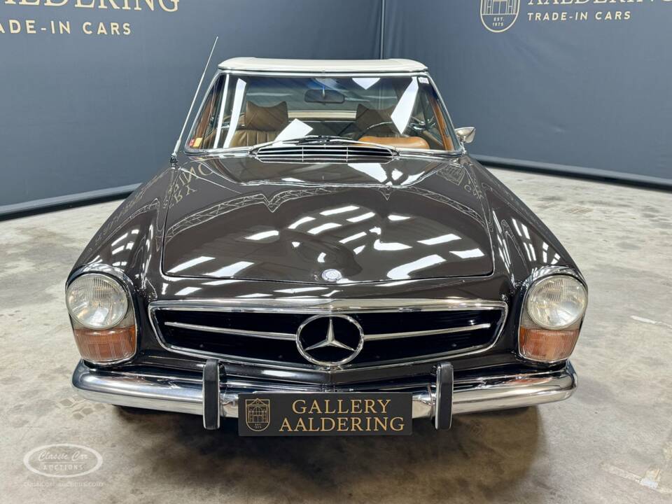 Image 14/38 of Mercedes-Benz 280 SL (1968)