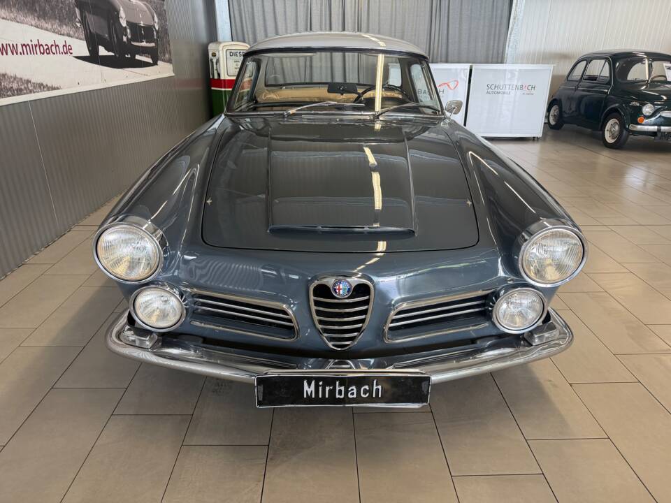 Image 3/16 of Alfa Romeo 2600 Spider (1963)