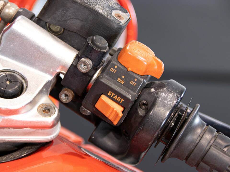 Image 29/45 of Ducati DUMMY (1988)