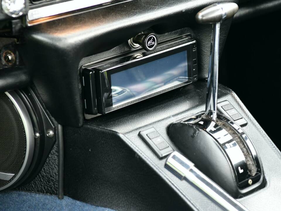 Image 29/50 de Jaguar E-Type V12 (2+2) (1972)